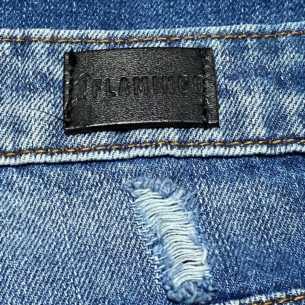 Flamingo Straight Leg Jeans Women’s L Medium Wash Casual Distressed Denim New
